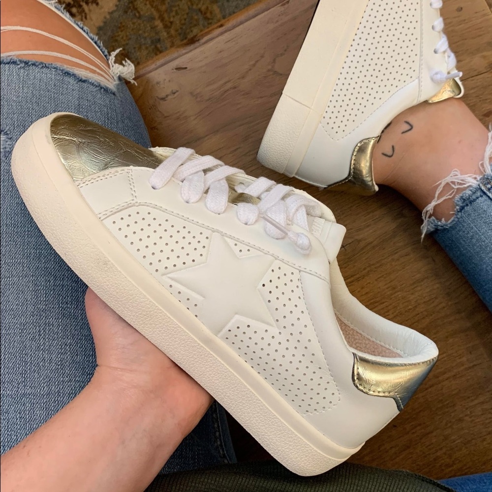 Vintage Havana White/Gold Sneaker. New w tags, never worn.